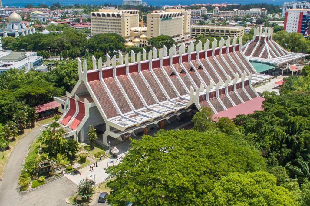 Golden Hotel Kota Kinabalu Bagian luar foto